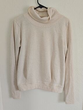 ALO Yoga Cream Turtleneck Sweater